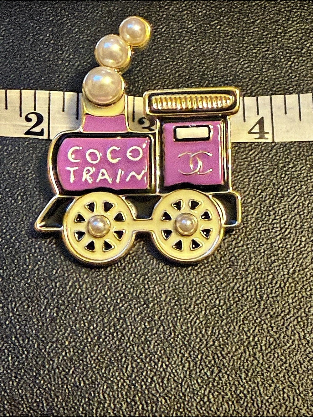 Co-Co Train Brooch in Pink & Gold Like New - Picture 2 of 6